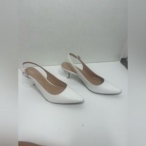 Size 9 Alfani white heels
